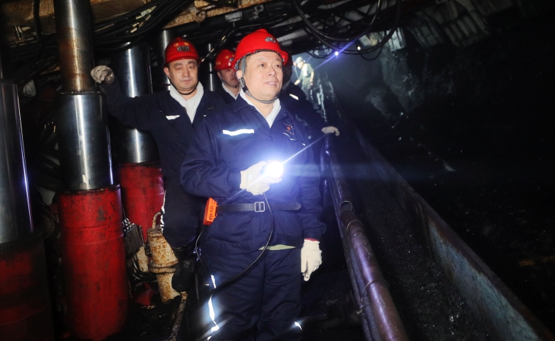 鲍衍胜在益新矿、富力矿调研检查时强调 推进标准化...