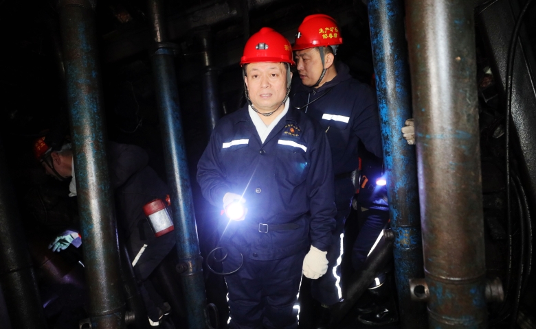 鲍衍胜到新陆矿调研检查工作