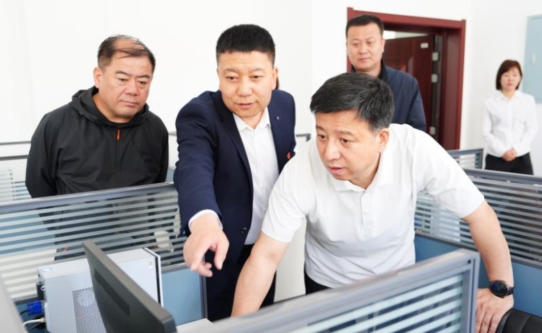 孙佳川在鸟山矿调研检查安全培训工作时强调 党建引...