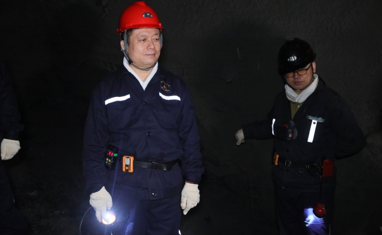鲍衍胜到振兴矿调研检查工作