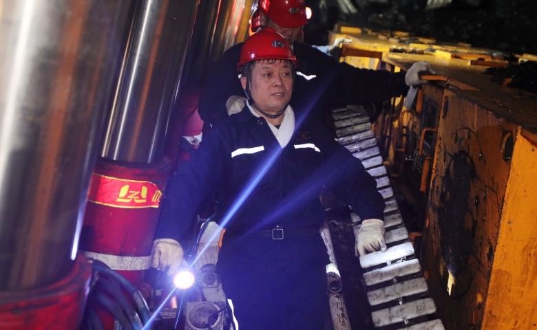强化顶层设计凝聚攻坚合力 以安全高效施工保障生产...