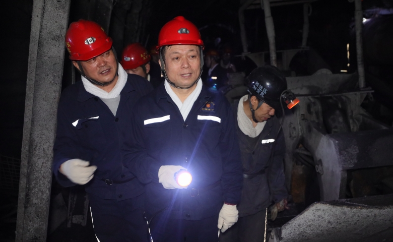 鲍衍胜到新陆矿调研检查工作