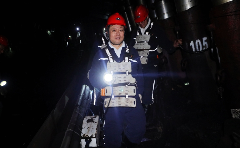 鲍衍胜在兴安矿、富力矿调研检查时强调 以现场管理...