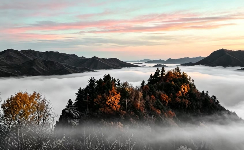 秋岭观云海 伊春仙翁山